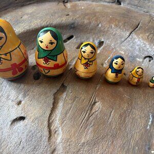 Vintage matryoshka babushka nesting doll set of six Russia USSR likely '80s 3.5"